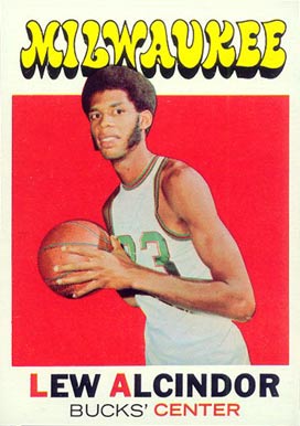 1971 Topps #100 Kareem Abdul-Jabbar basketball card