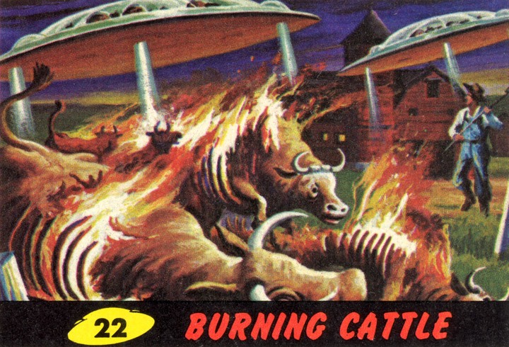 1962 Topps Mars Attacks Card #22 Burning Cattle