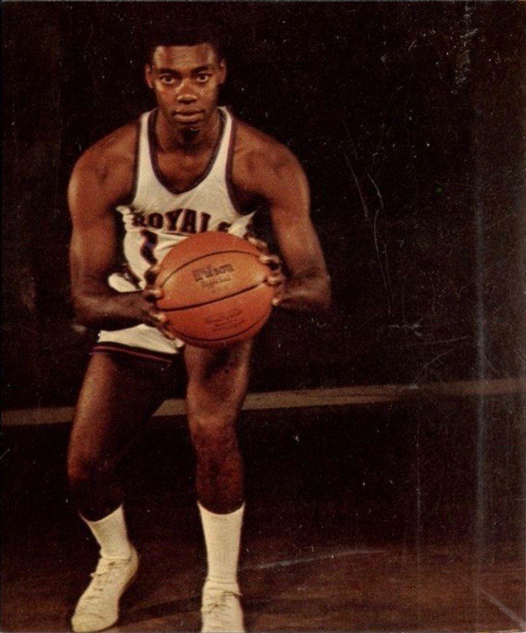 1964 Kahn's Wieners #11 Oscar Robertson Basketball Card Facing Front 1964 Kahn's Wieners #11 Oscar Robertson Basketball Card Facing Front